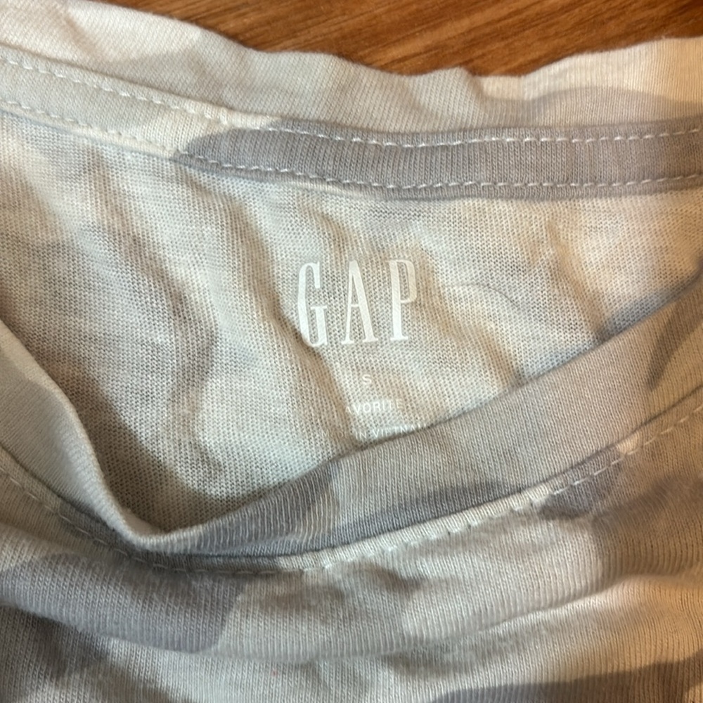 Gap Camo Top - Picture 2 of 4